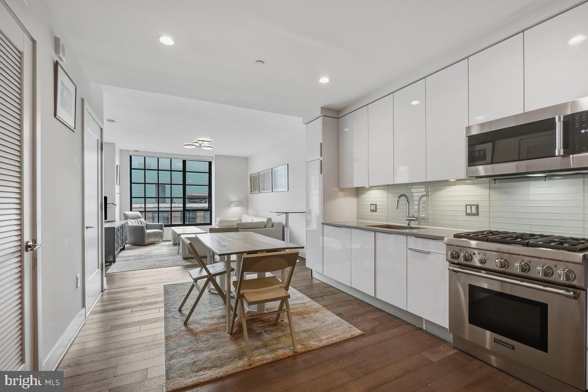 45 Sutton Square Southwest, Unit 1111 Washington, DC 20024 - Photo 2 of 16