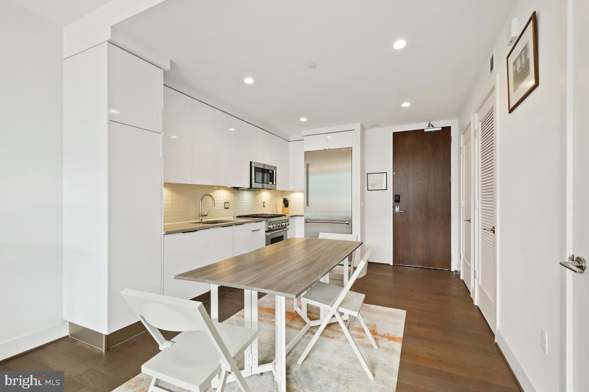 45 Sutton Square Southwest, Unit 1111 Washington, DC 20024 - Photo 3 of 16