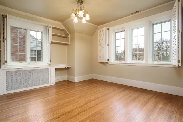 $375,000 | 2326 Clinton Place, Rockford, IL 61103