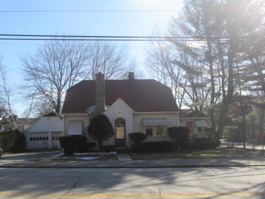 341 Mammoth Road Manchester, NH 03109 - Photo 1 of 18