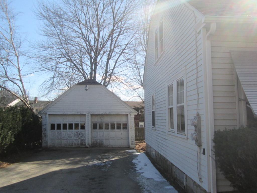341 Mammoth Road Manchester, NH 03109 - Photo 13 of 18