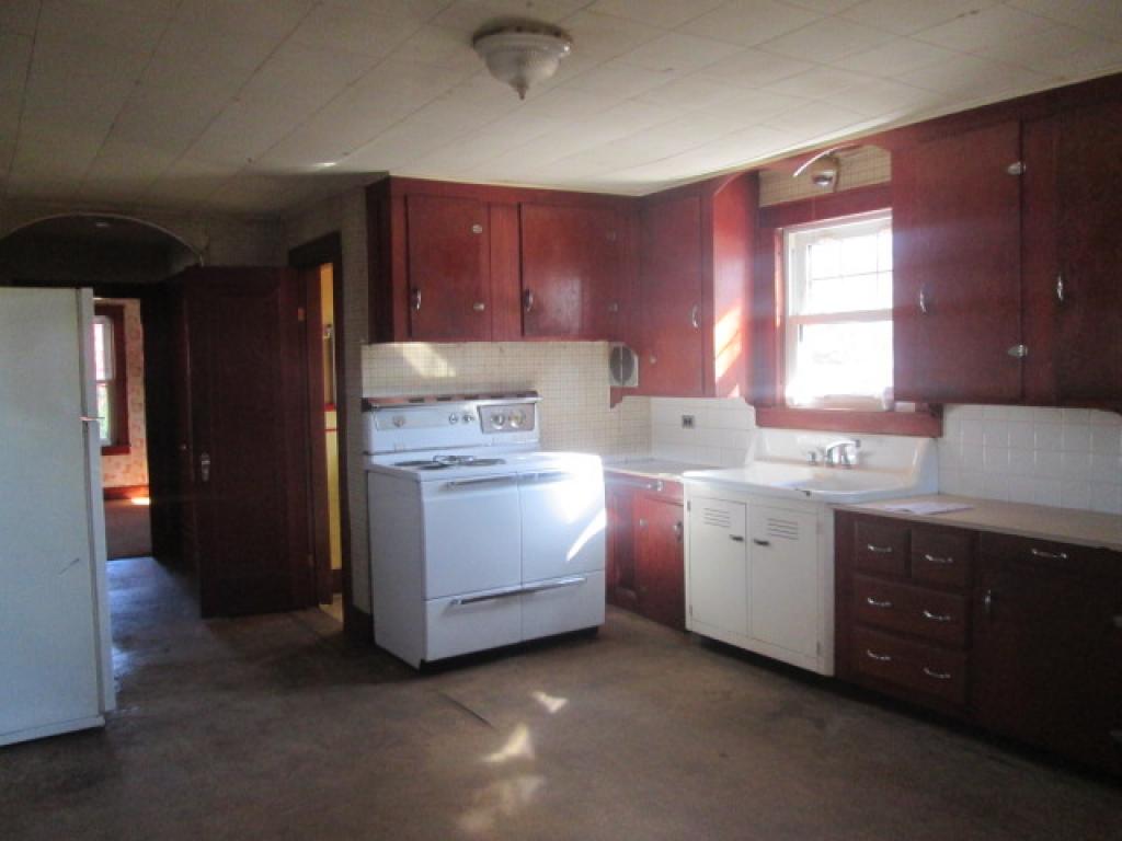 341 Mammoth Road Manchester, NH 03109 - Photo 7 of 18