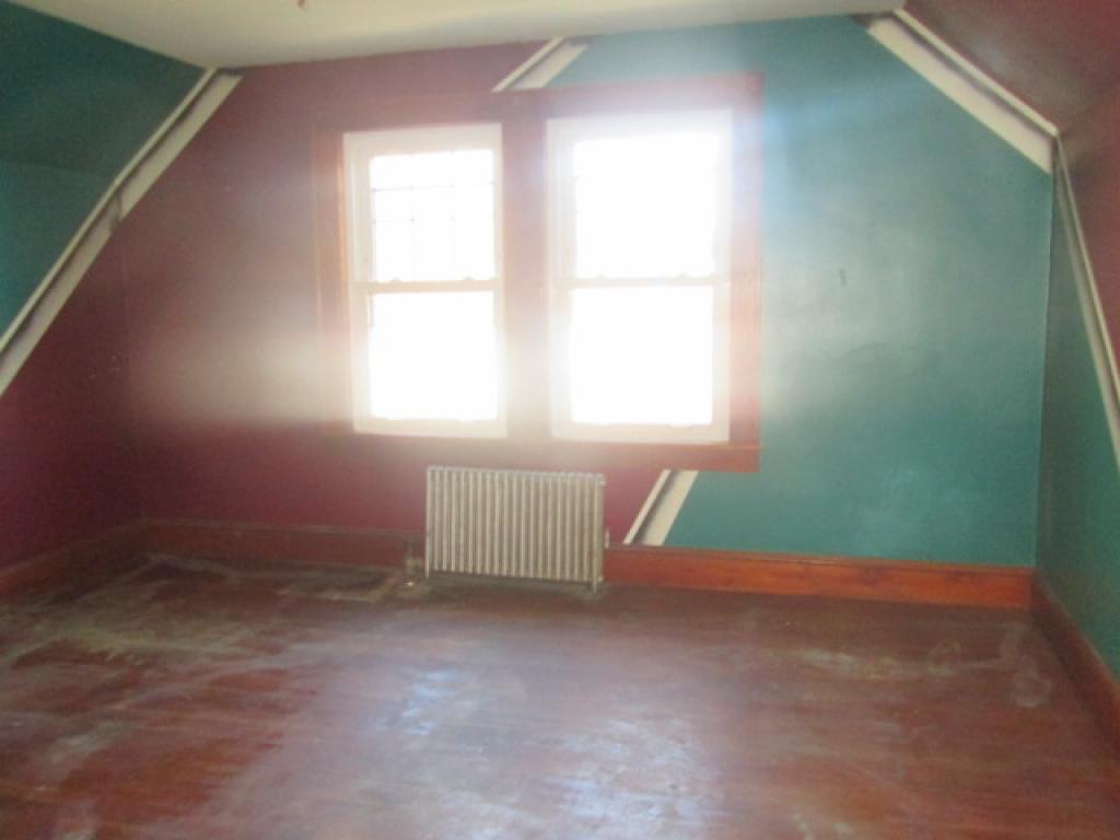 341 Mammoth Road Manchester, NH 03109 - Photo 10 of 18