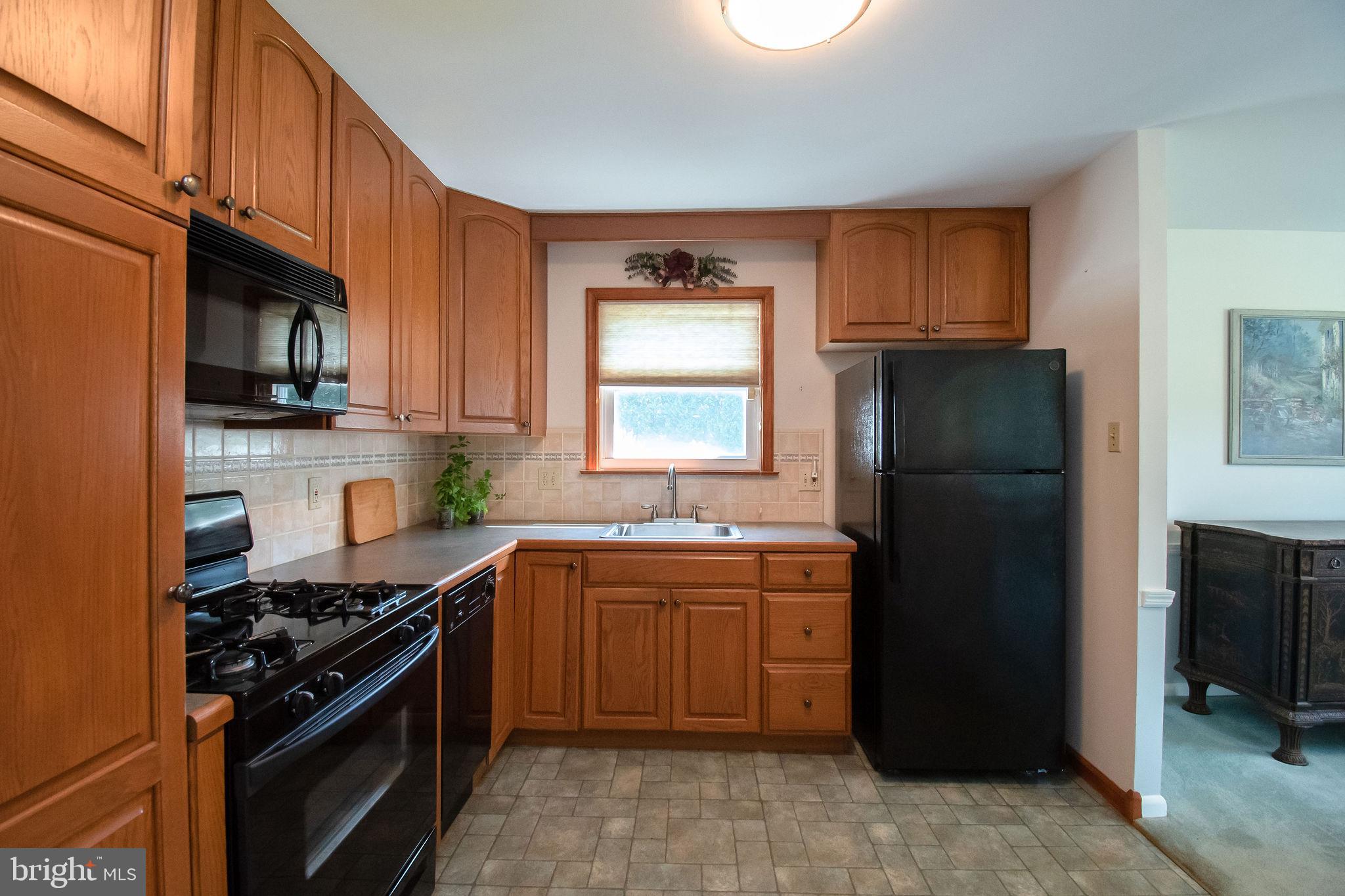 1235 Tulip Road Warminster, PA 18974 - Photo 14 of 39 Gallery Image 14