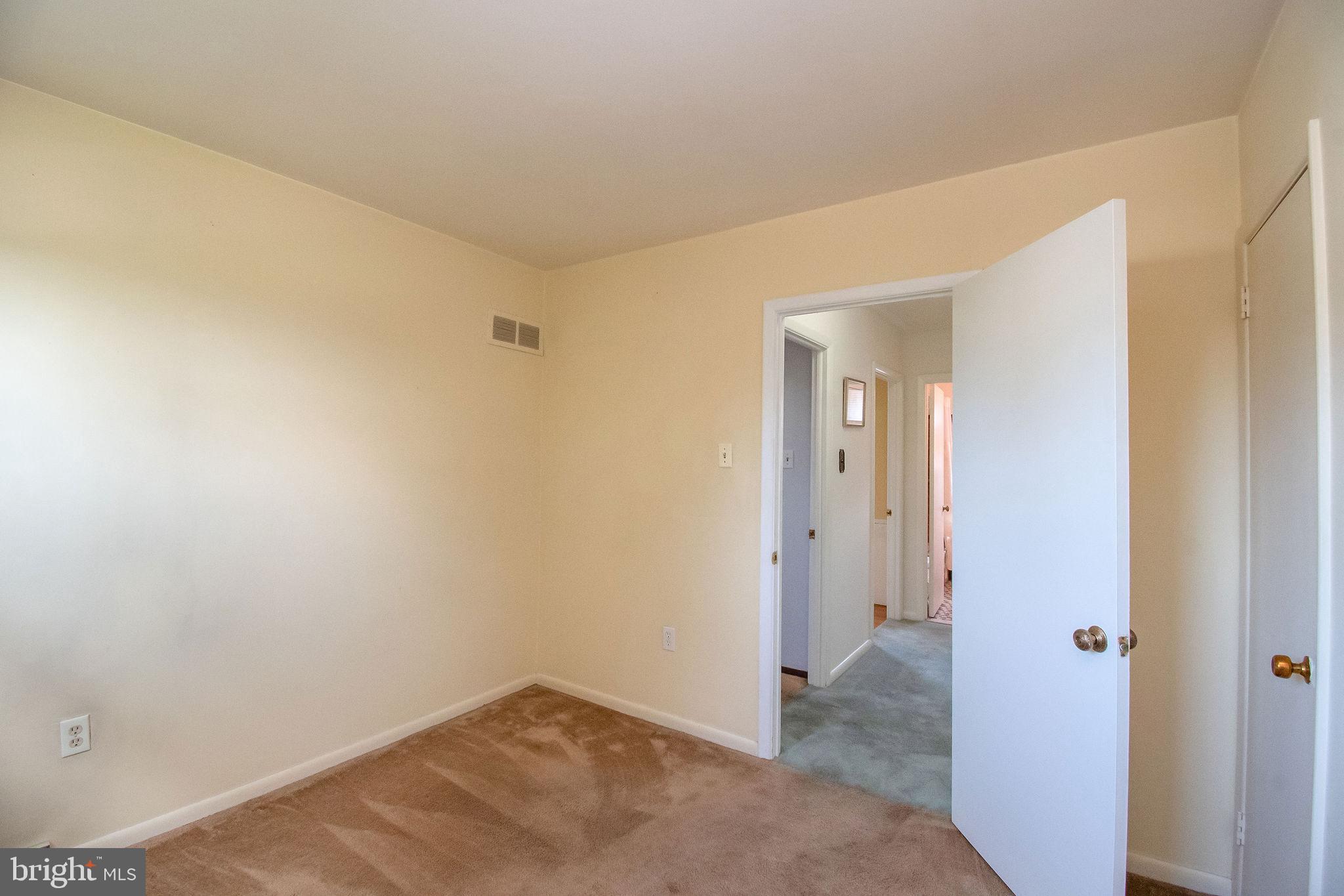 1235 Tulip Road Warminster, PA 18974 - Photo 29 of 39 Gallery Image 29
