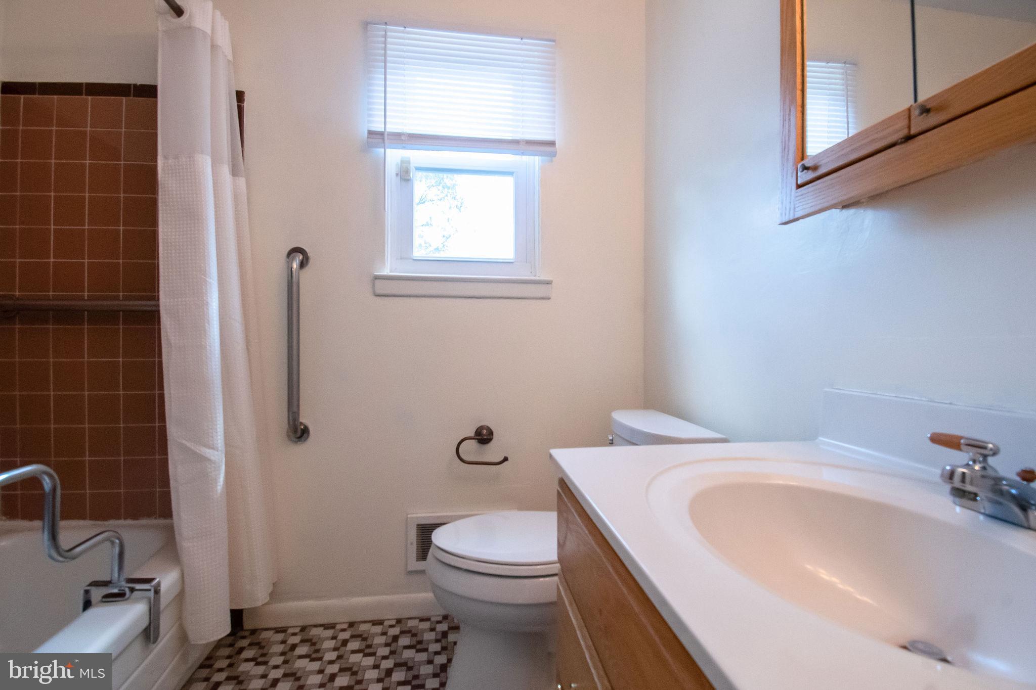1235 Tulip Road Warminster, PA 18974 - Photo 30 of 39 Gallery Image 30