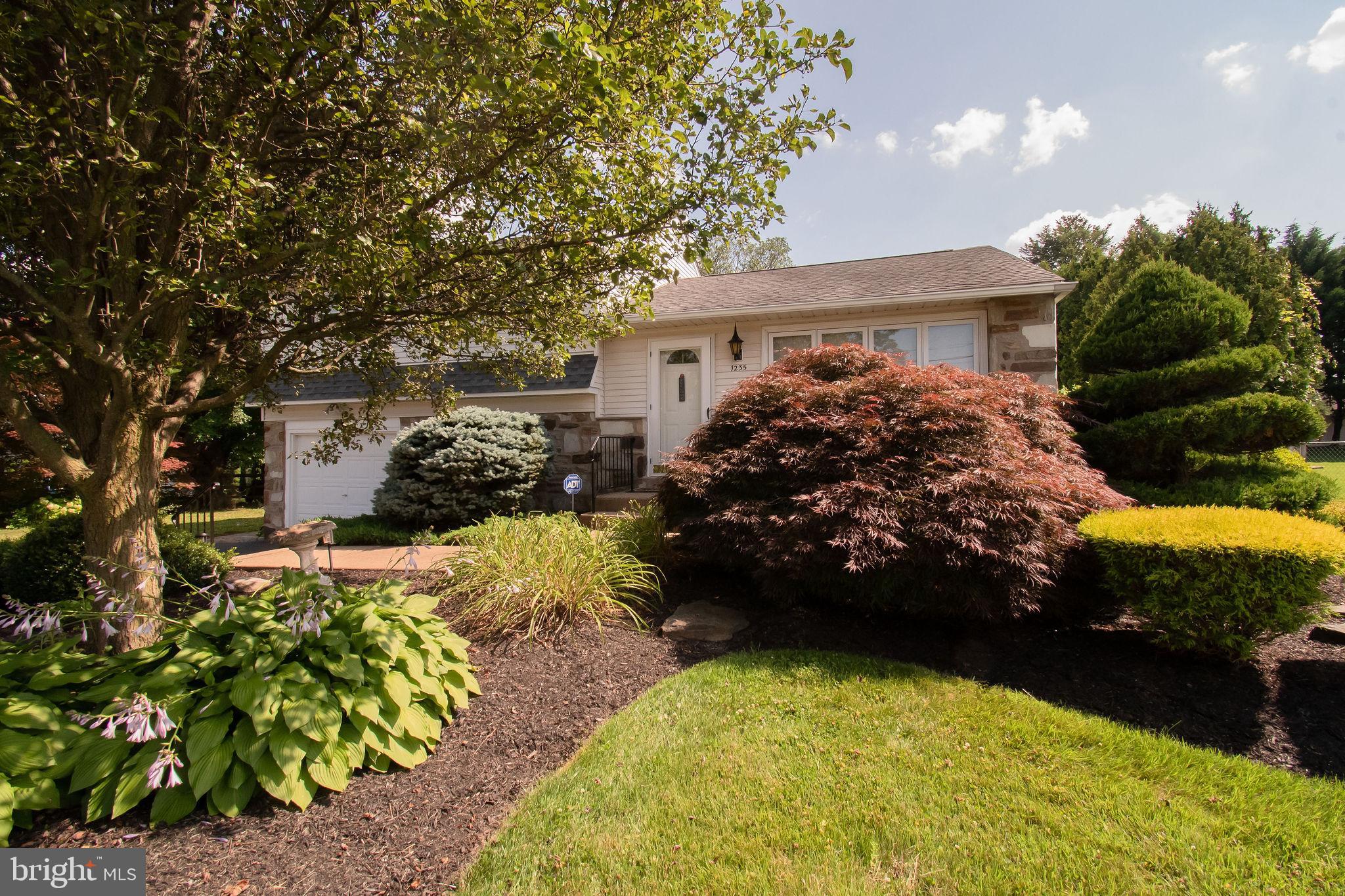 1235 Tulip Road Warminster, PA 18974 - Photo 4 of 39 Gallery Image 4