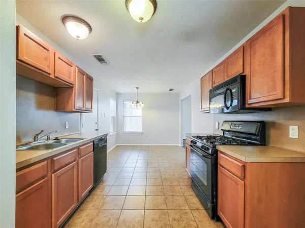 $1,645 | 7206 Cool Springs, Magnolia, TX 77354