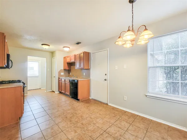 $1,645 | 7206 Cool Springs, Magnolia, TX 77354