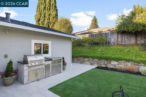 $2,550,000 | 1832 Joseph Drive, Moraga, CA 94556