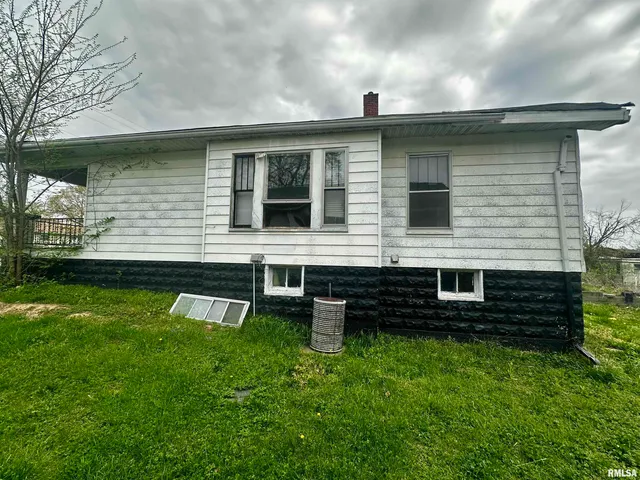 $30,000 | 111 East Walker Avenue, Galatia, IL 62935