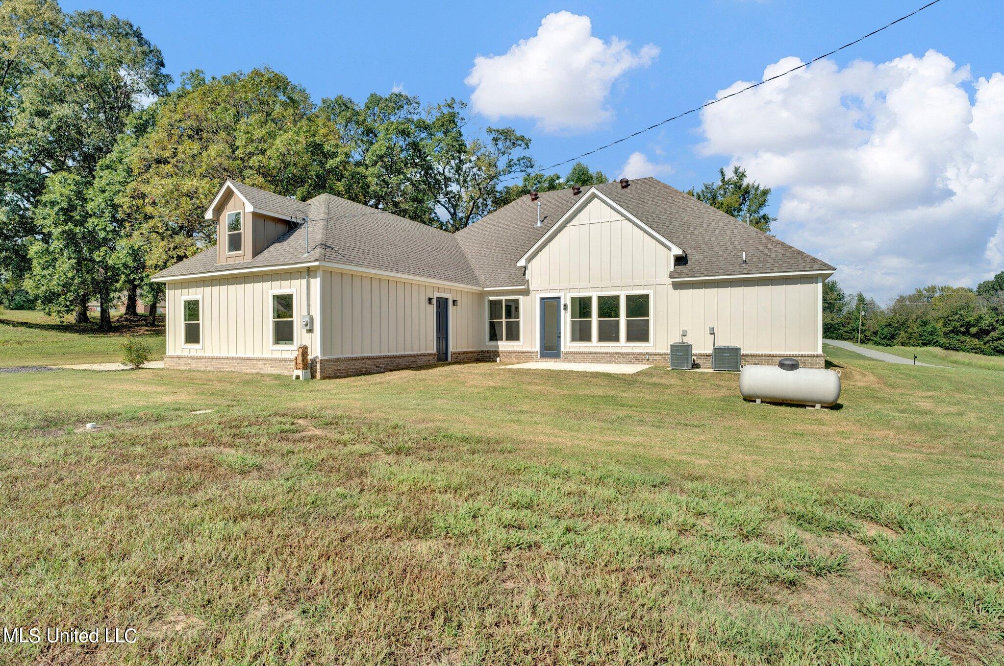111 Jessica Cove Holly Springs, MS 38635 - Photo 5 of 43 42-web-or-mls-EC202914