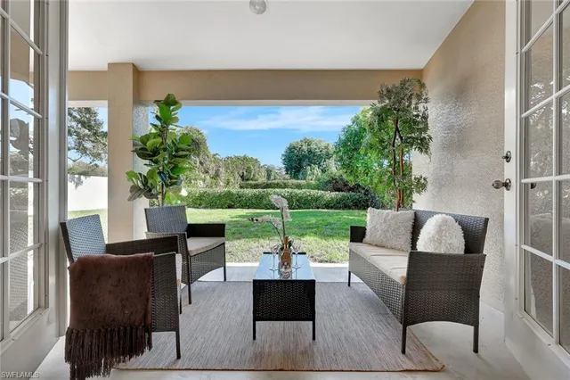 $925,000 | 5138 Kristin Court, Naples, FL 34105