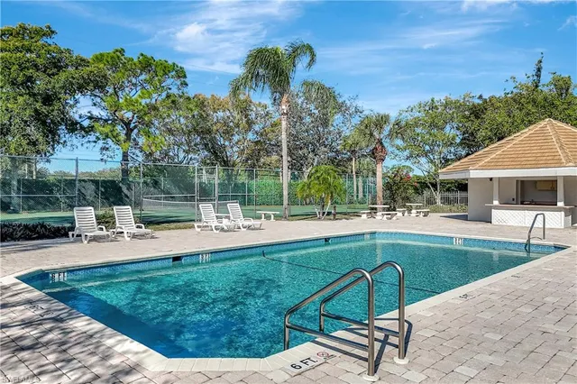 $925,000 | 5138 Kristin Court, Naples, FL 34105