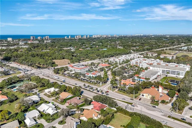 $925,000 | 5138 Kristin Court, Naples, FL 34105