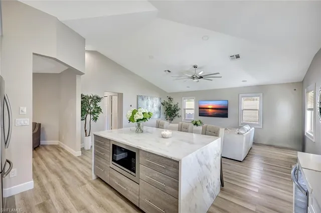 $925,000 | 5138 Kristin Court, Naples, FL 34105