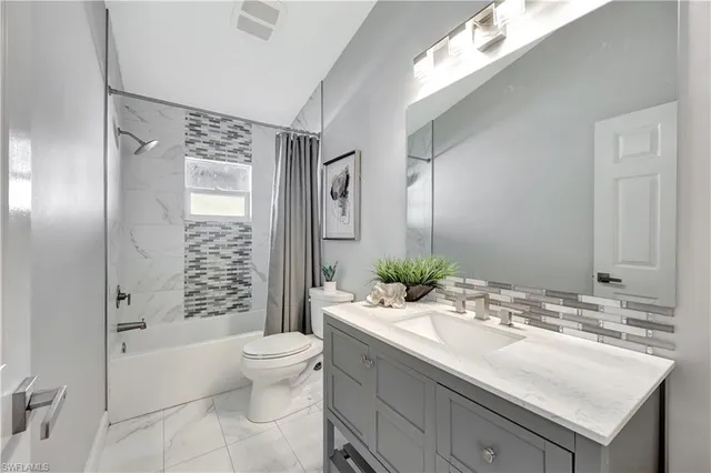 $925,000 | 5138 Kristin Court, Naples, FL 34105