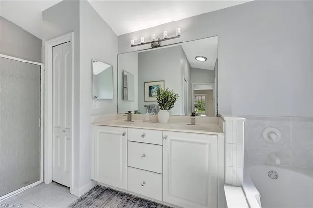 $925,000 | 5138 Kristin Court, Naples, FL 34105