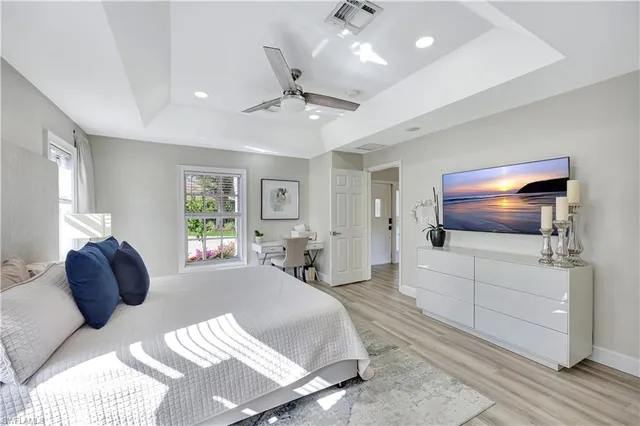 $925,000 | 5138 Kristin Court, Naples, FL 34105