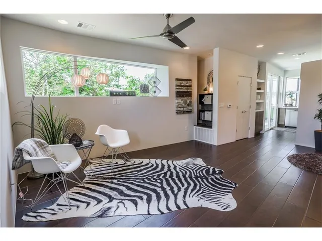 $4,000 | 1902 New York Avenue, Unit A, Austin, TX 78702