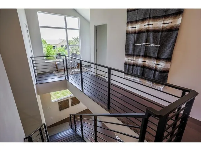 $4,000 | 1902 New York Avenue, Unit A, Austin, TX 78702