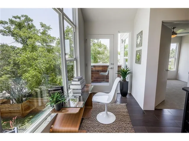 $4,000 | 1902 New York Avenue, Unit A, Austin, TX 78702