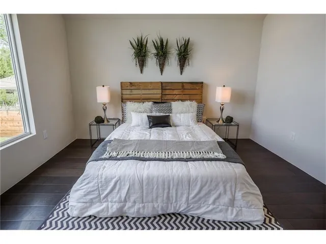 $4,000 | 1902 New York Avenue, Unit A, Austin, TX 78702