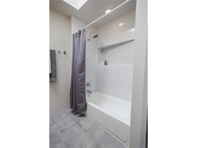 $4,000 | 1902 New York Avenue, Unit A, Austin, TX 78702