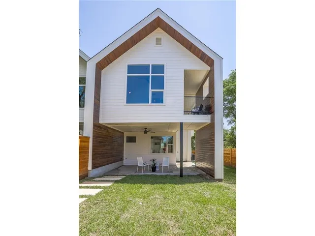 $4,000 | 1902 New York Avenue, Unit A, Austin, TX 78702