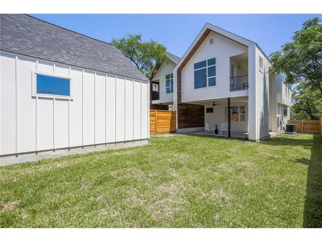 $4,000 | 1902 New York Avenue, Unit A, Austin, TX 78702