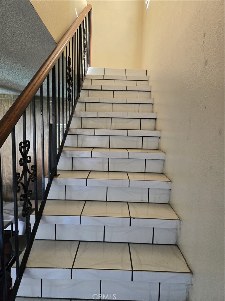 1538 Simmons Avenue Los Angeles, CA 90022 - Photo 9 of 11 a view of entryway