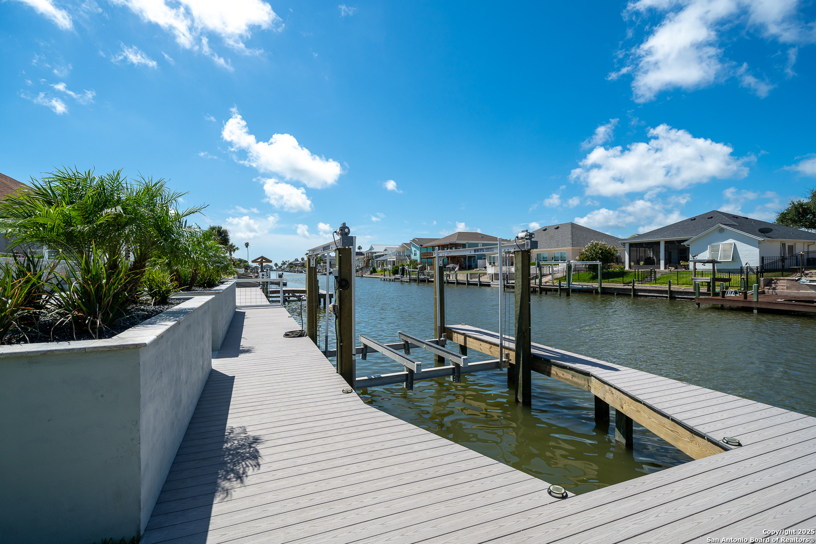 107 Windjammer Road Rockport, TX 78382 - Photo 41 of 52 a view of a house with yard and sitting area