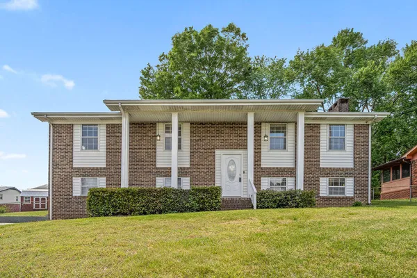 $293,625 | 111 Edgewood Circle, Fort Oglethorpe, GA 30742