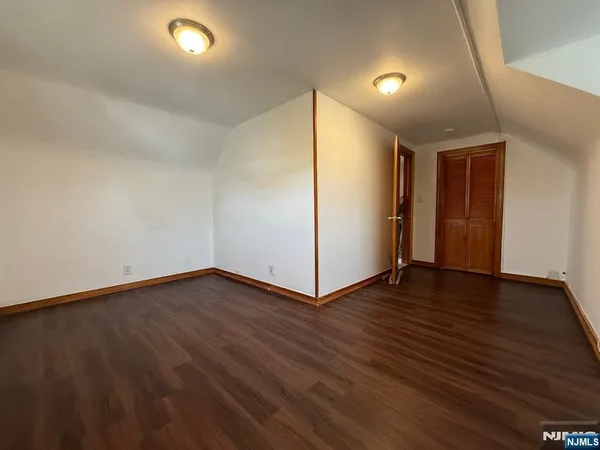 $1,900 | 376 Lafayette Avenue, Unit 3, Cliffside Park, NJ 07010