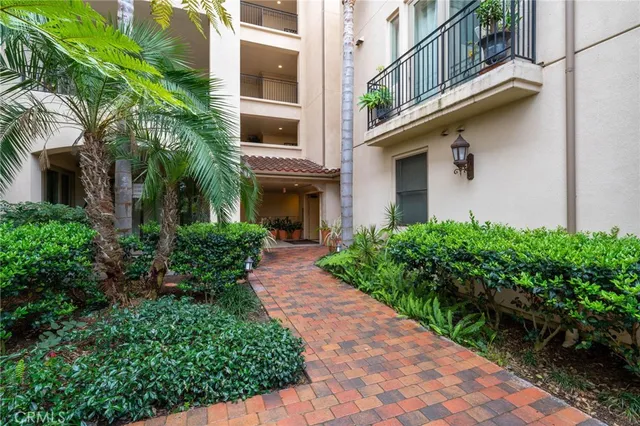 $1,024,999 | 401 Bernard Street, Unit 202, Costa Mesa, CA 92627