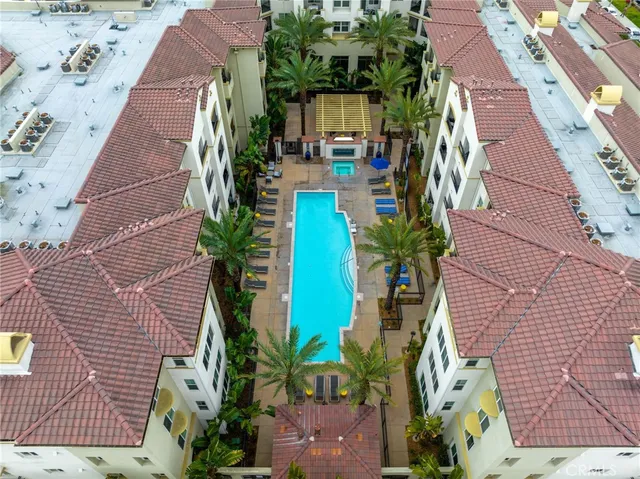 $1,024,999 | 401 Bernard Street, Unit 202, Costa Mesa, CA 92627