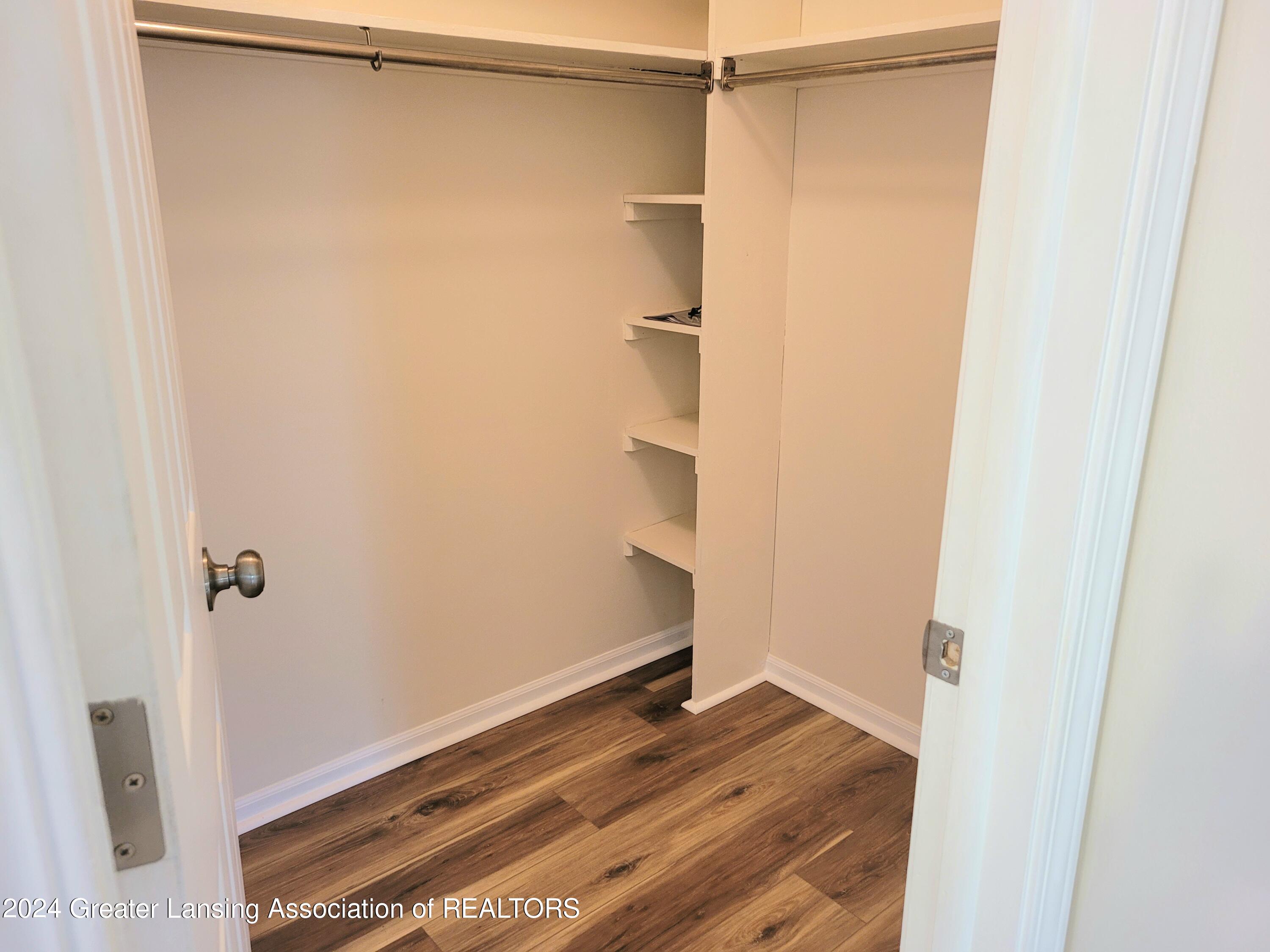 862 Armstrong Road Lansing, MI 48911 - Photo 18 of 24 20240818_142051