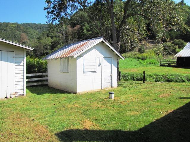 2402 Lillydale-Back Creek Road Union, WV 24983 - Photo 29 of 49 Gallery Image 29