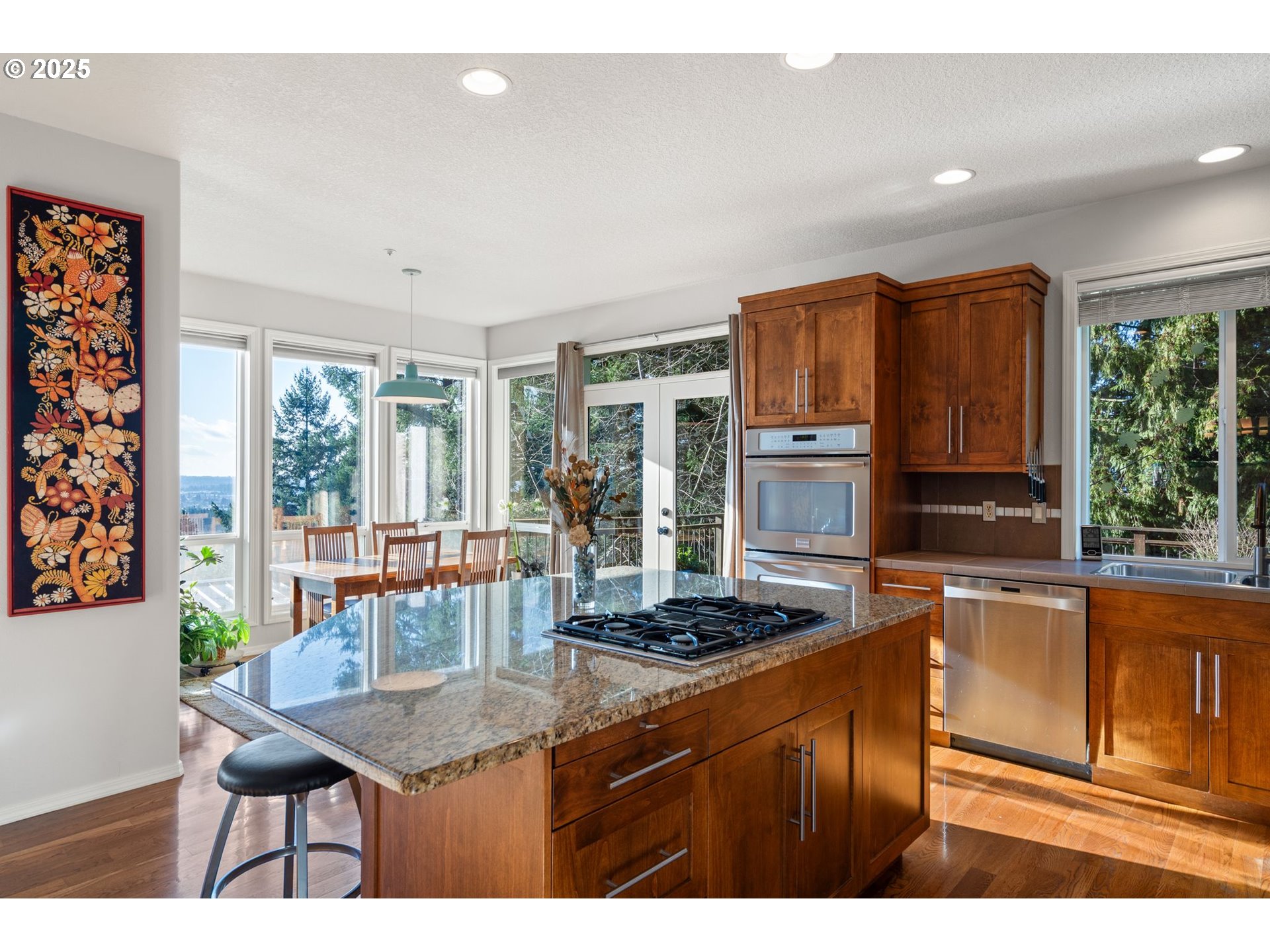 12449 Southwest 55th Place Portland, OR 97219 - Photo 14 of 48 Kitchen/Nook