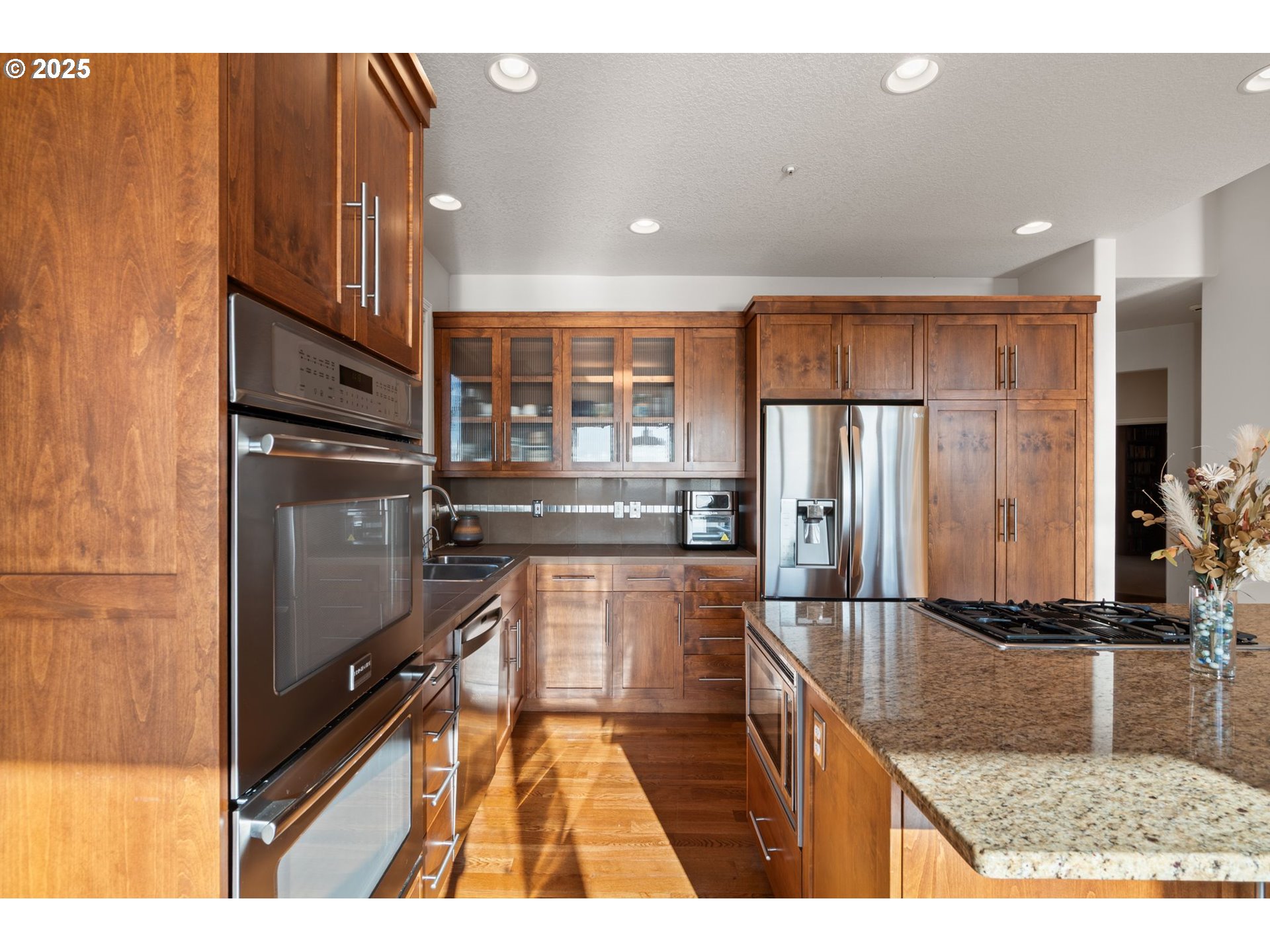 12449 Southwest 55th Place Portland, OR 97219 - Photo 16 of 48 Kitchen
