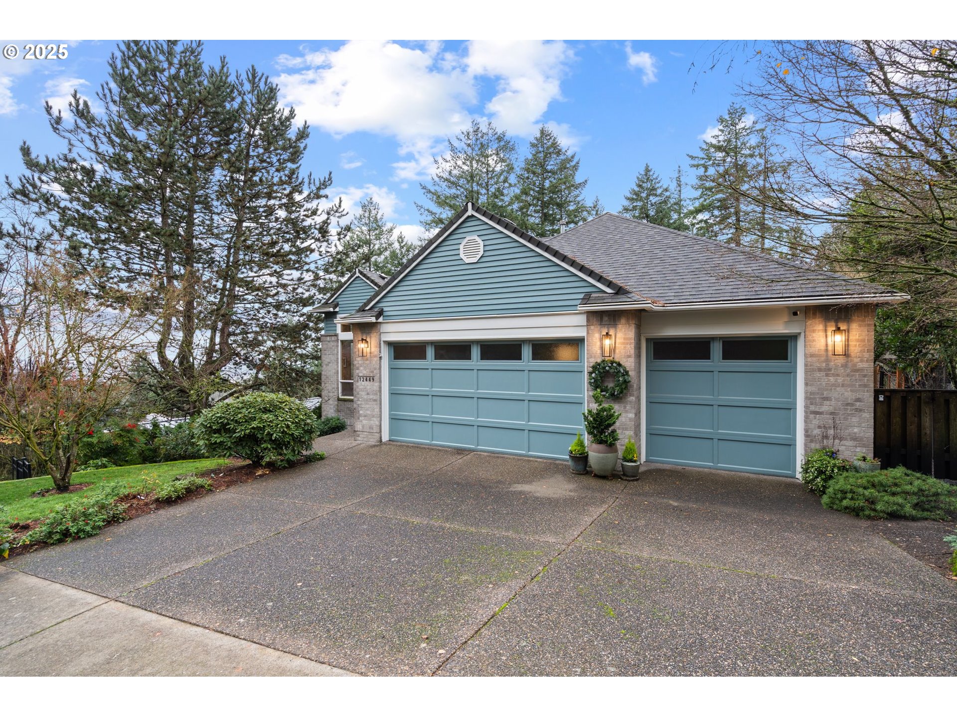 12449 Southwest 55th Place Portland, OR 97219 - Photo 4 of 48