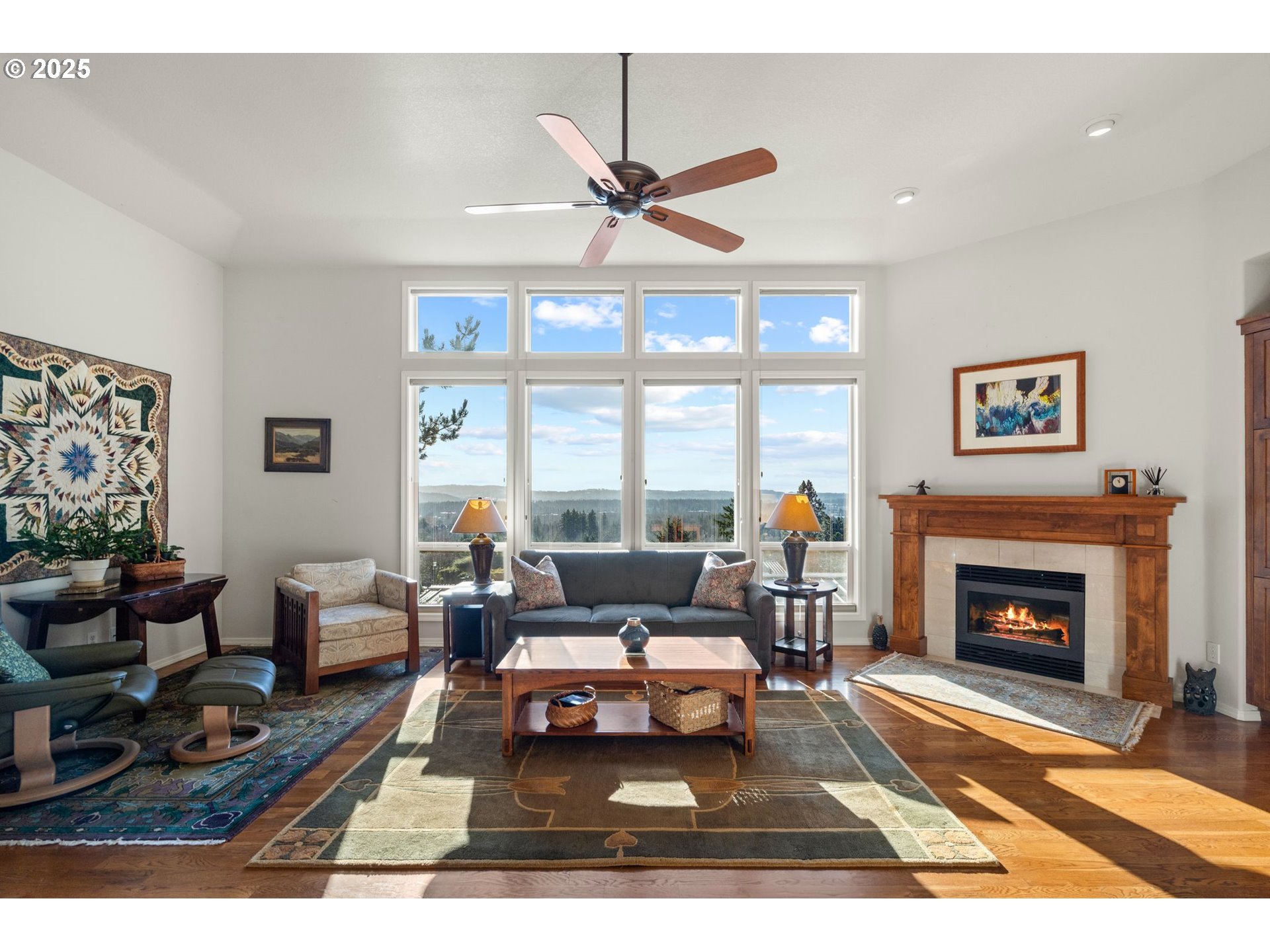12449 Southwest 55th Place Portland, OR 97219 - Photo 7 of 48 Living Room