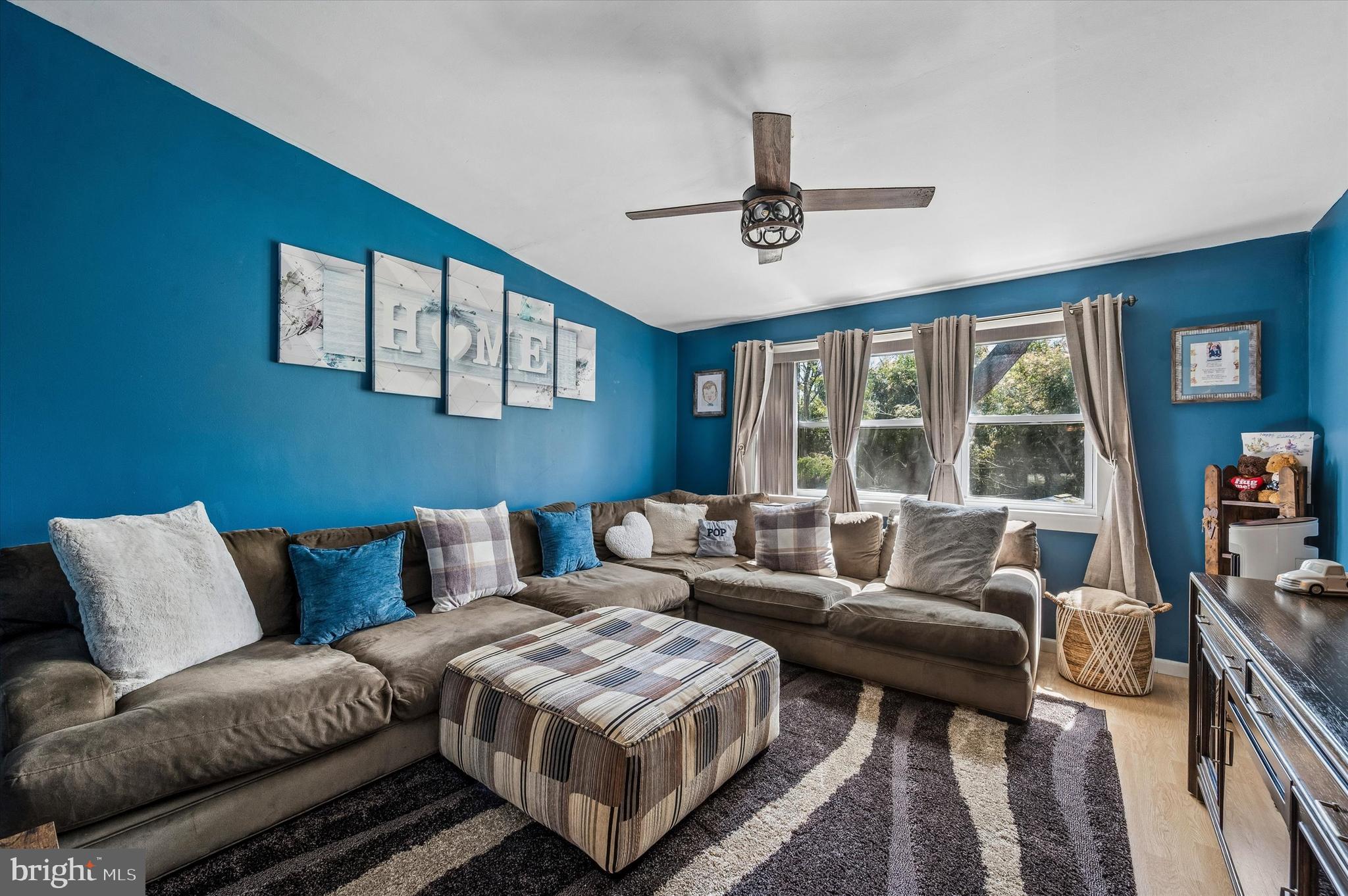 1012 Windsor Road Collingdale, PA 19023 - Photo 12 of 25 Family Room