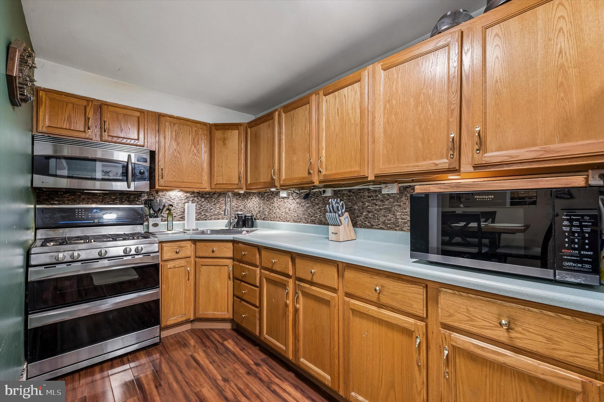 1012 Windsor Road Collingdale, PA 19023 - Photo 10 of 25 Kitchen