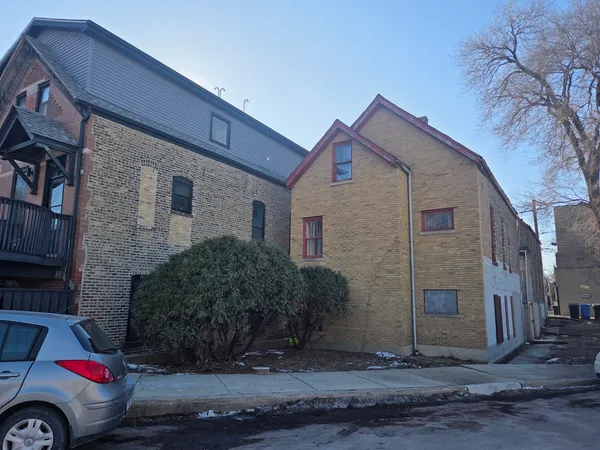 $675,000 | 2310 North Hoyne Avenue, Chicago, IL 60647