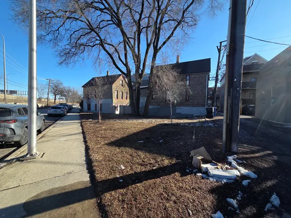 $675,000 | 2310 North Hoyne Avenue, Chicago, IL 60647