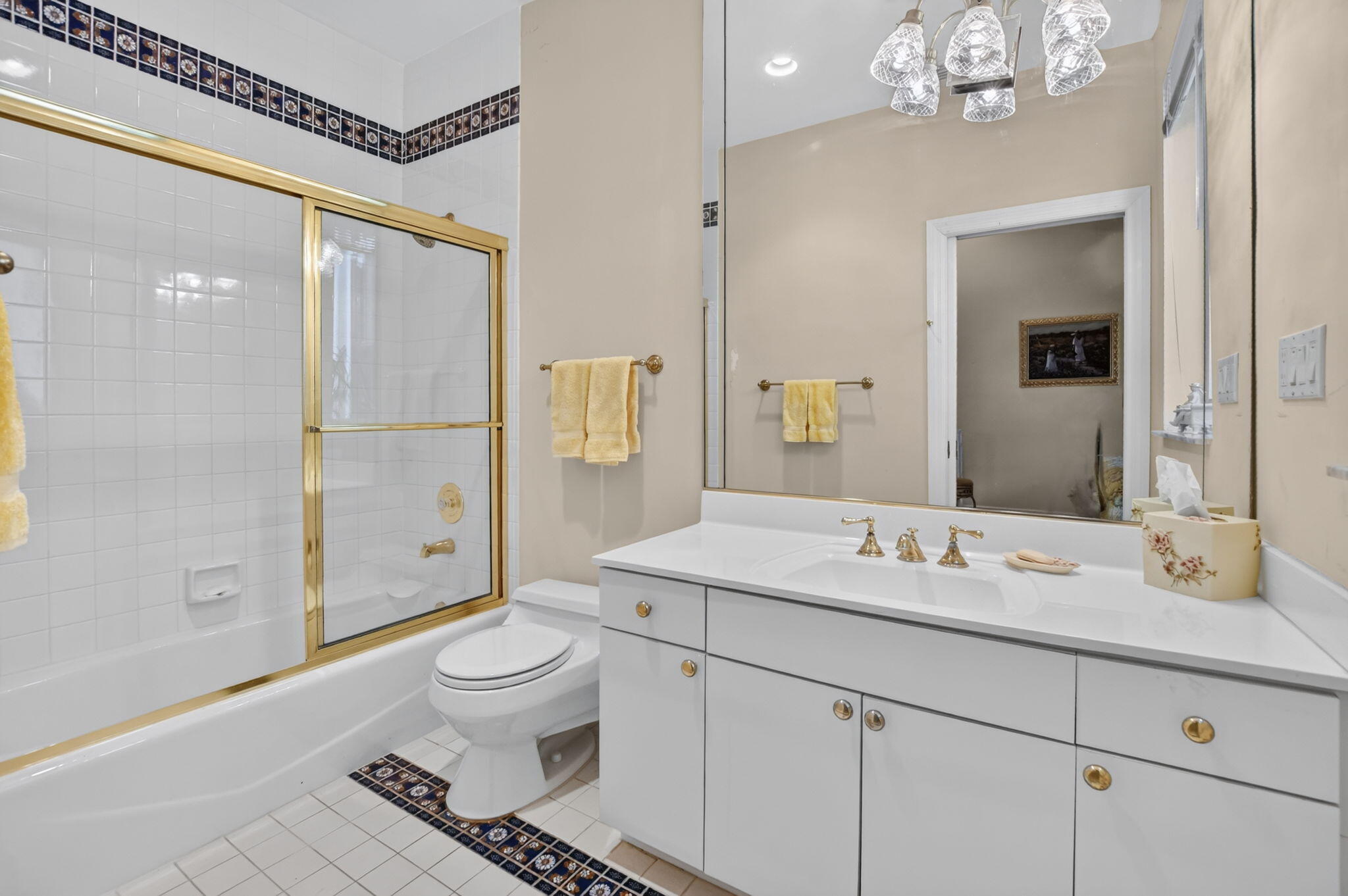 6243 Northwest 23rd Way Boca Raton, FL 33496 - Photo 31 of 65 Guest Bathroom 2 - Shower/Tub