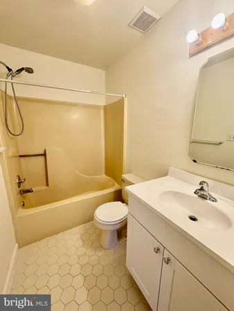 $2,250 | 1193 Maple Avenue, Shady Side, MD 20764