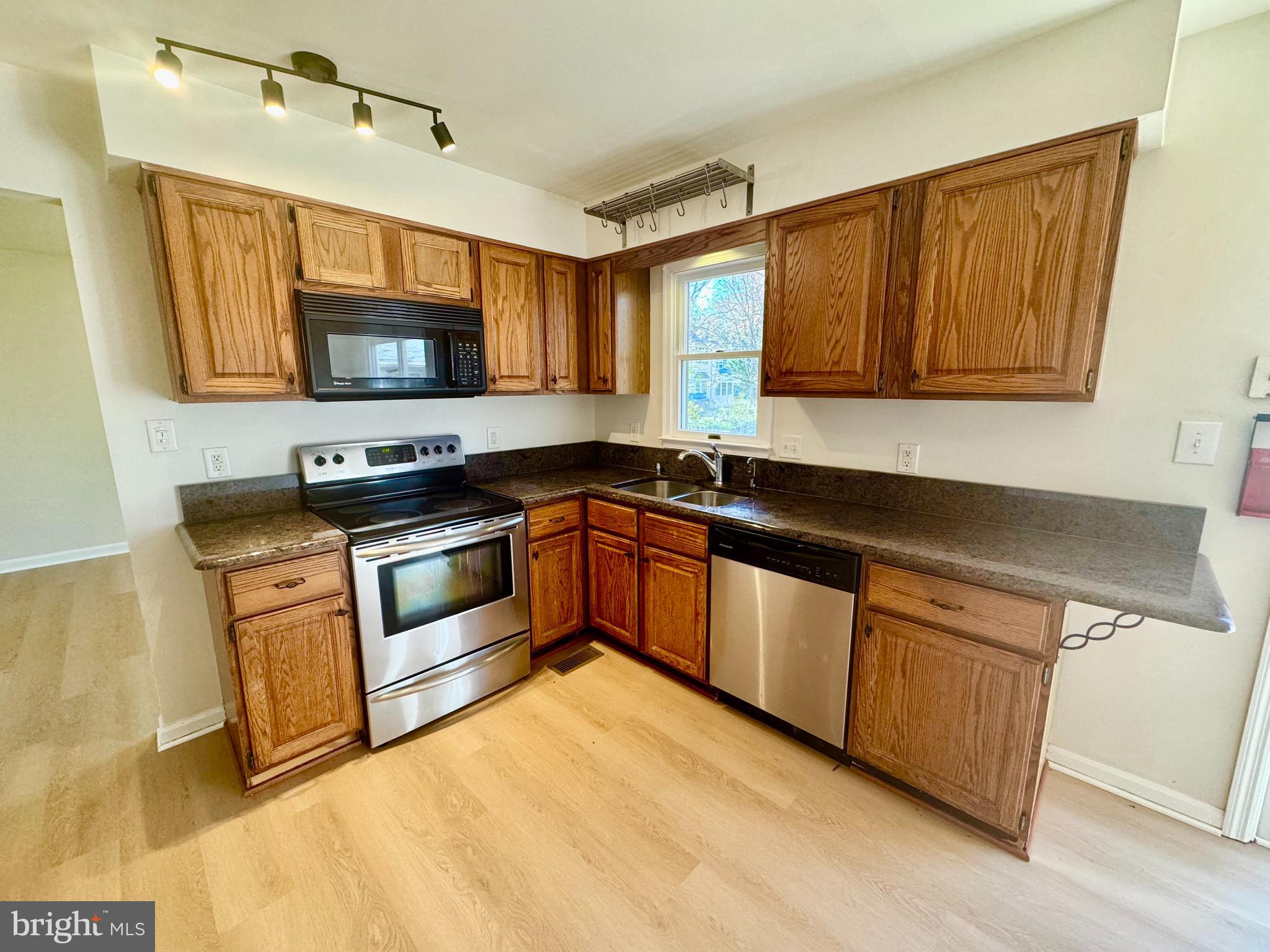 1193 Maple Avenue Shady Side, MD 20764 - Photo 8 of 28 Kitchen
