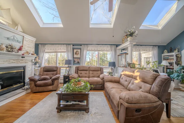 $699,000 | 12 Country Lane, South Thomaston, ME 04858